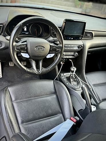 соната нюряс: Hyundai Veloster: 2019 г., Бензин, Хэтчбэк — 7