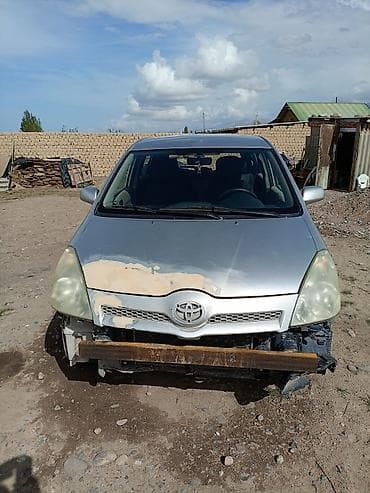 Toyota: Toyota Corolla Verso: 2004 г., 0.2 - engine capacity л, Кол менен иштөөчү, Дизель, Вэн/Минивэн — 8