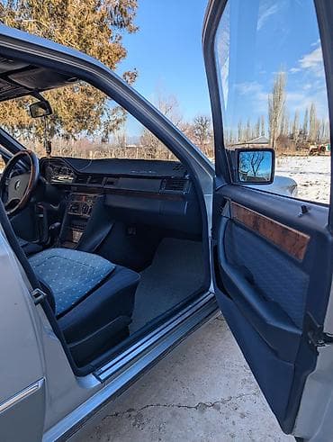 мерс 116: Mercedes-Benz W124: 1992 г., Ручные, Бензин, Седан — 9