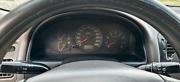 f 4: Mazda 626: 2000 г., 2 л, Механика, Бензин, Хэтчбэк — 7
