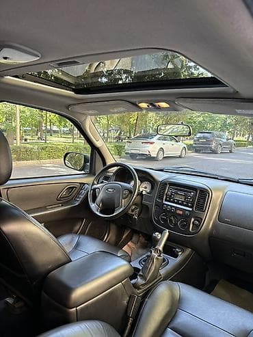 Ford Maverick: 2004 г., 2.3 л, Механика, Бензин, Кроссовер — 10