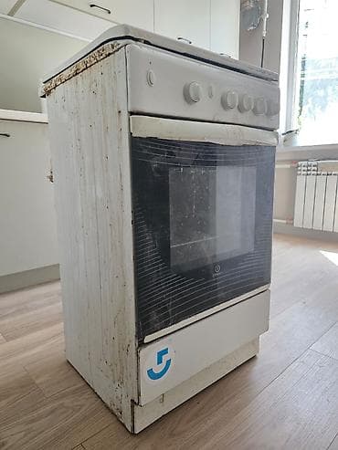 Газовая плита с духовкой Indesit. Б/у,но полностью рабочая. 1000 сом