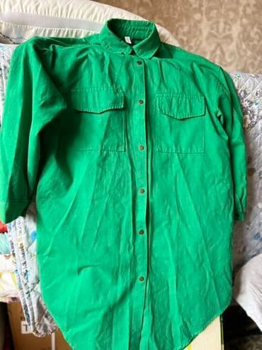 срочно продаю в связи с переездом: Зеленая женская/унисекс рубашка-оверсайз. - Цвет: насыщенный — 1