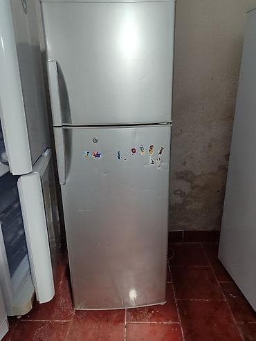 Холодильник Hitachi, Б/у, Двухкамерный, Total no frost, 55 * 165 * 55
