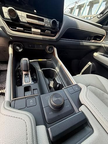 byd e7: Toyota Grand Highlander: 2024 г., 2.4 л, Автомат, Гибрид, Кроссовер — 7
