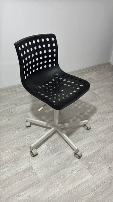 шезлонги бу: Офисный стул, Б/у, цвет - Черный, Железо — 3