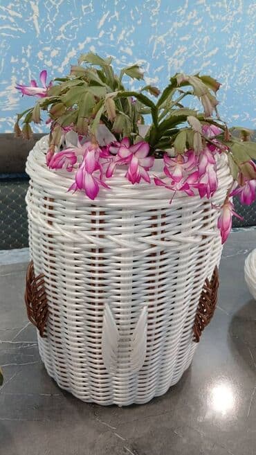 Садовые инструменты и инвентарь: Изделия из ротанга.Принимаем заказы звонить на номер — 4