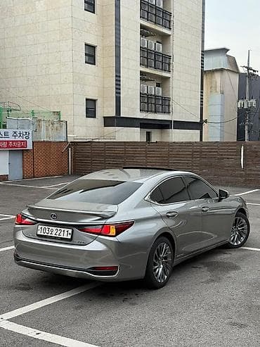 lexus ct200: Lexus ES: 2019 г., Гибрид, Седан — 5