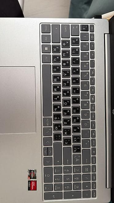 pro 14: HP 15.6" серебристый ноутбук - Экран 15.6", тонкие рамки, веб‑камера — 5