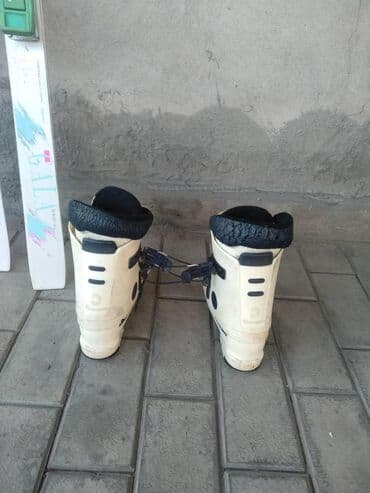 прокат сноубордов бишкек: Продаю ботинки для лыж. 37-38 размер. В подарок лыжи. Цена 4000 сом — 3