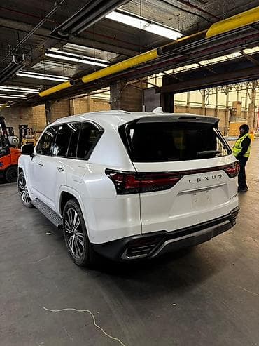 step 2: Lexus LX: 2026 г., 3.5 л, Автомат, Гибрид, Внедорожник — 1