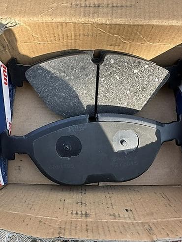 Передняя тормозная колодка Audi 2015 г.