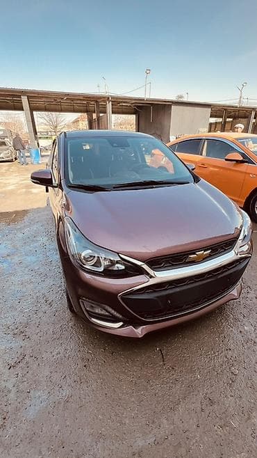 Chevrolet Spark: 2018 г., 1 л, Вариатор, Бензин, Хэтчбэк