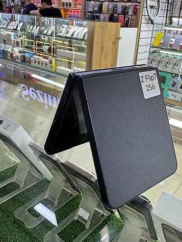 galaxy s 7: Samsung Galaxy Z Flip7, 256 ГБ, цвет - Черный, eSIM — 3