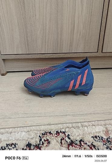 облегченные: Футбольные бутсы adidas Predator (без шнурков, laceless) одевал 2 — 2