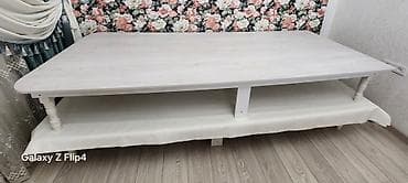 Стол сатылат экиге болунгон, биросун размери узундугу 2,80 м, турасы