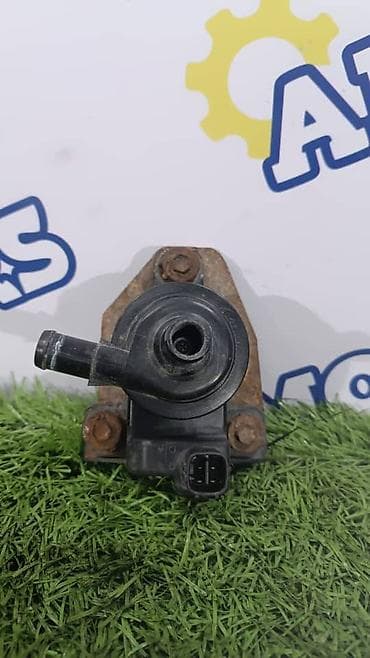 prius 2006: Помпа Toyota Б/у, Оригинал — 1