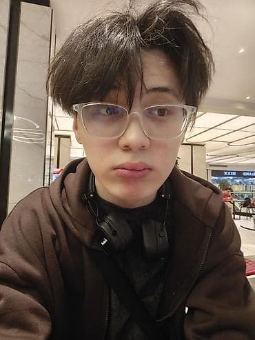 кофемашину: Ищу работу бариста в Бишкеке. Мне 19 лет, гражданин КР Опыт работы: 3 — 3