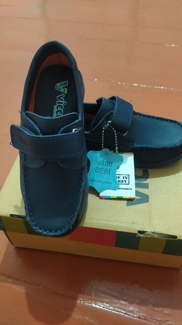 Продаю кожаную дет.обувь Vicco- 5000 сом Находится в Токмаке