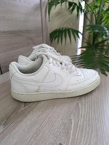 сумка бу: Белые кроссовки Nike (модель по ярлыку: DH) - Размер по стельке: US — 2