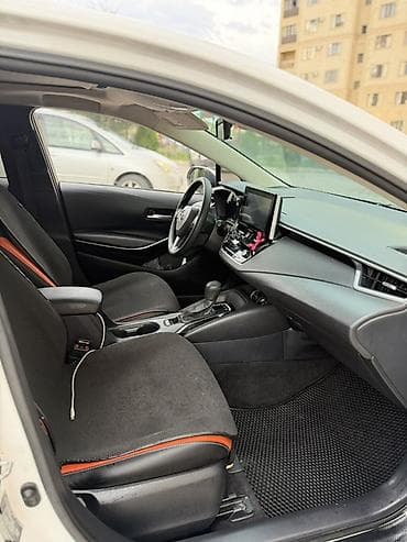 Toyota Corolla: 2021 г., 1.8 л, Автомат, Гибрид, Седан — 4