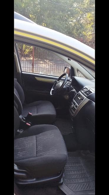 араб 2 бак: Toyota Avensis Verso: 2004 г., 2 л, Автомат, Бензин, Минивэн — 9