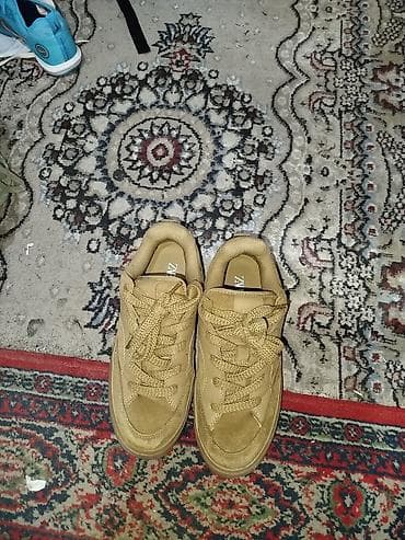 Кроссовки повседневные, низкие, шнуровка. - Цвет: песочный/хаки at lalafo.kg Кроссовки повседневные, низкие, шнуровка. - Цвет: песочный/хаки