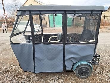 скутер с крышей: Электрический трёхколёсный рикша-скутер с закрытым тентом - Три — 3