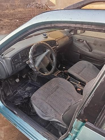 x5 2020: Volkswagen Passat Variant: 1993 г., Универсал — 5