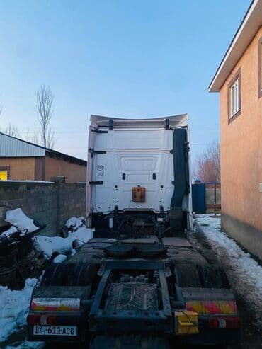 срочно продаю в связи с переездом: Тягач, Mercedes-Benz, 2013 г., Шторный — 9