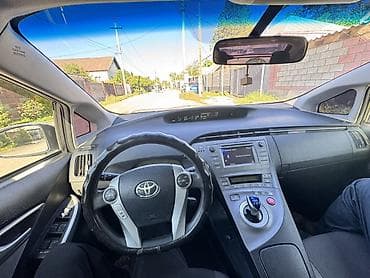 ключ на приус: Toyota Prius: 2015 г., 1.8 л, Робот, Гибрид, Хэтчбэк — 7