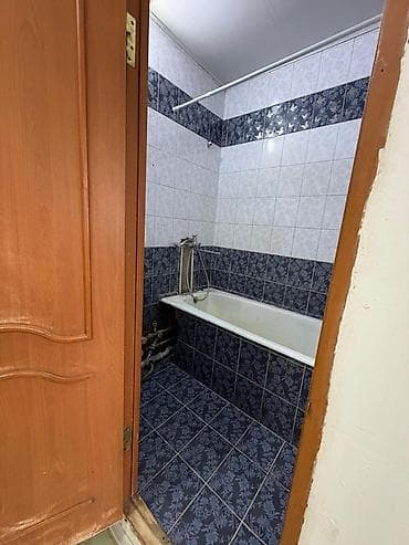 67: 3 комнаты, 67 м², 106 серия, 4 этаж, Старый ремонт — 4