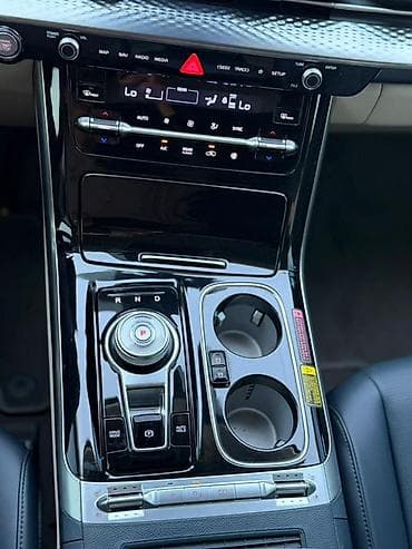 rav4 2023: Kia Carnival: 2023 г., 3.5 л, Автомат, Бензин, Минивэн — 10