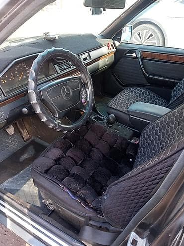 etari 700: Mercedes-Benz W124: 1992 г., 2 л, Механика, Бензин, Седан — 3
