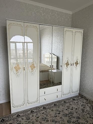 румынский спальный гарнитур: Спальный гарнитур в классическом стиле (белый с золотистым декором) — 3