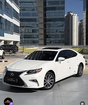 Lexus ES: 2017 г., 2.5 л, Вариатор, Гибрид, Седан