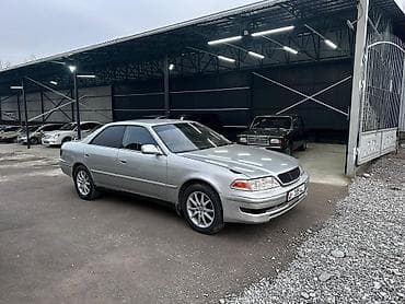 audi a8: Седан бизнес‑класса, правый руль. Серебристый цвет кузова. Кузов – 4 — 5