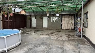 Дома: Продаётся частный дом с большим закрытым двором и навесом. Основные — 6