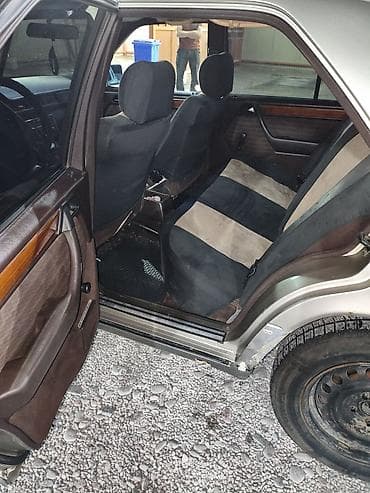 мон блан: Mercedes-Benz W124: 1992 г., Седан — 9