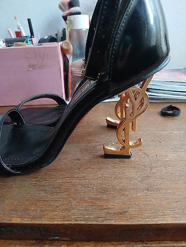 мужские обувь: Женские босоножки на каблуке-логотипе - Бренд: HIPOSO (маркировка на — 1