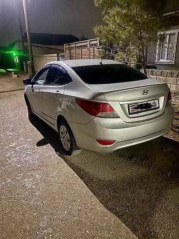 Hyundai Solaris: 2013 г., 1.6 л, Механика, Бензин, Седан at lalafo.kg Hyundai Solaris: 2013 г., 1.6 л, Механика, Бензин, Седан