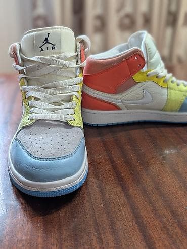 Атайын кийим: Эркектердин кроссовкасы, 39.5, 40, Air Jordan, Колдонулган — 2