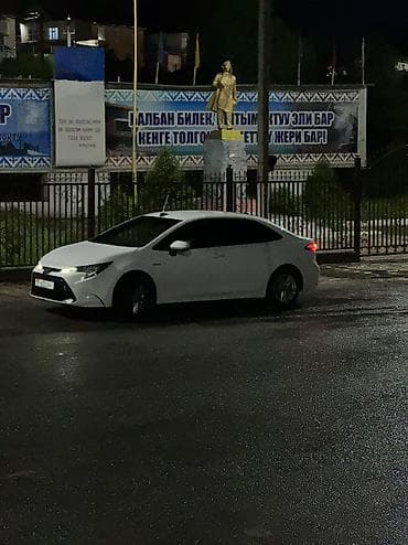 диски майбах 222: Toyota Corolla: 2022 г., Гибрид, Седан — 5