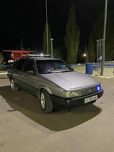 Volkswagen: Volkswagen Passat: 1989 г., Седан — 3