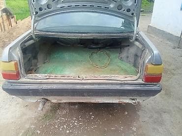 аудио техника: Audi 100: 1990 г., Ручные, Седан — 1