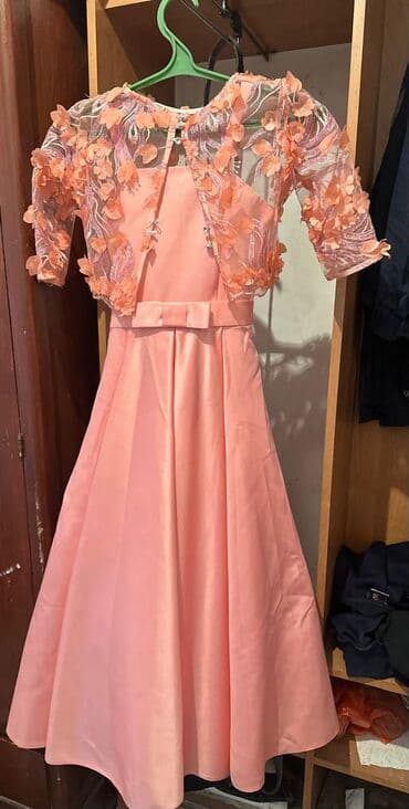 пышное кружевное платье: Новая платья 
Платья с под юбкам — 1