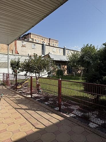 Усадьба в районе Джал, первая линия, ул. Садырбаева. Участок 16 соток — 7