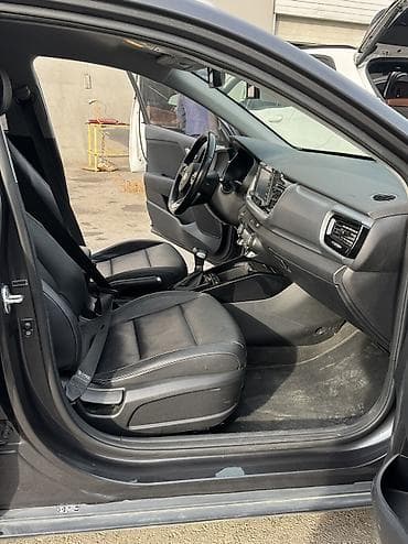 Продажа авто: Kia Stonic: 2020 г., 1.4 л, Автомат, Бензин, Универсал — 9