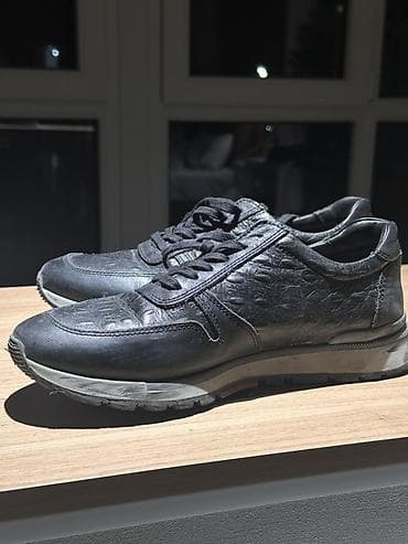 мужские б у кроссовки: Мужские кроссовки, 41, Б/у, цвет - Черный, Бесплатная доставка, Платная доставка, Самовывоз — 2