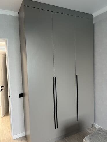 кухонный навесной шкаф: Кухонный гарнитур в современном стиле - Линейная компоновка с высоким — 7